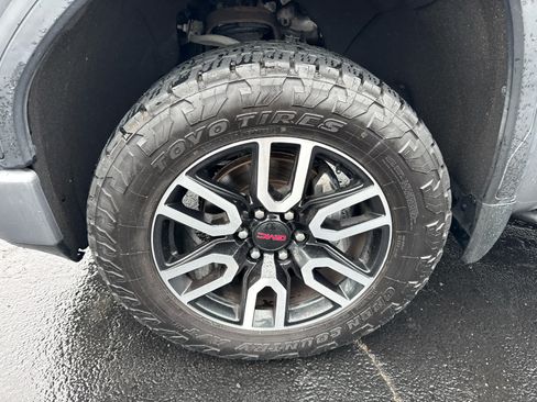 Certified 2021 GMC Sierra 1500 AT4 w/ AT4 Premium Package AWD/4WD image 9