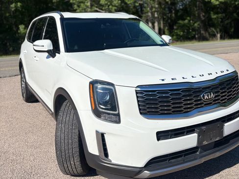 Used 2020 Kia Telluride EX w/ EX Premium Package FWD image 10
