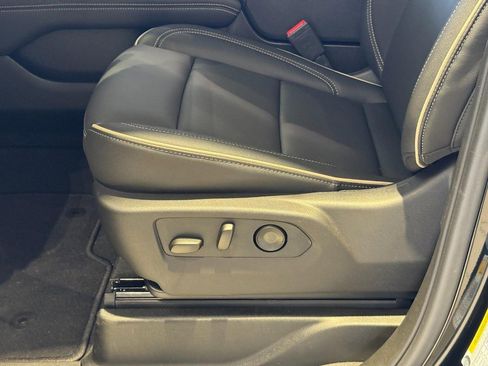 New 2026 GMC Yukon Elevation image 14