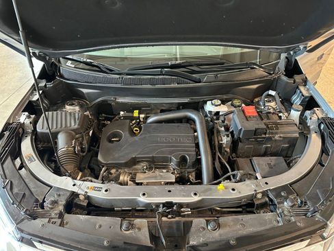 Used 2025 Chevrolet Equinox LT image 32