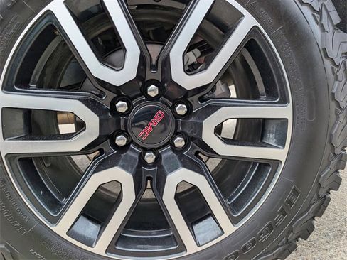 Used 2023 GMC Sierra 1500 AT4 w/ AT4 Premium Package image 7