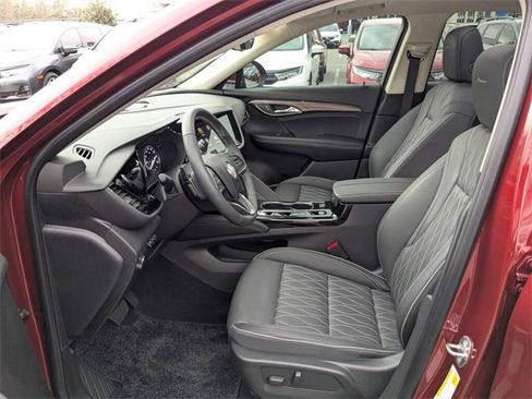 Used 2023 Buick Envision Avenir image 25