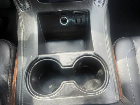 Used 2018 Chevrolet Suburban LT image 28