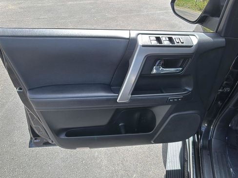 Used 2023 Toyota 4Runner Limited AWD/4WD image 6