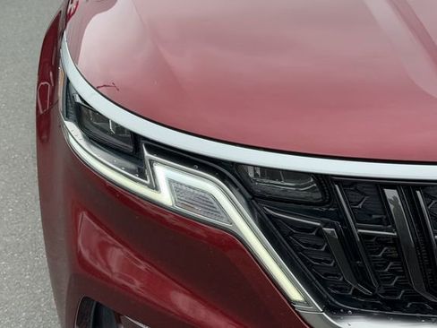 Used 2024 Kia Carnival LX image 5