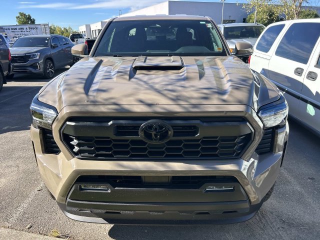 Used 2026 Toyota Tacoma TRD Sport AWD/4WD image 2