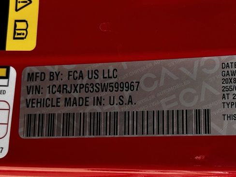 Used 2025 Jeep Wrangler Unlimited Sahara w/ Safety Group AWD/4WD image 33