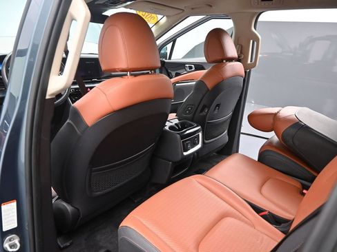 Used 2024 Kia Carnival SX Prestige FWD image 16