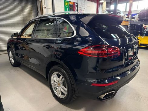 Used 2016 Porsche Cayenne image 8