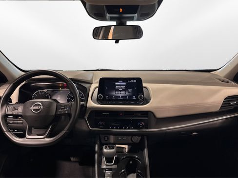 Used 2025 Nissan Rogue SV image 21