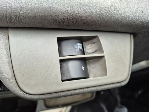 Used 2016 Chevrolet Express 2500 Extended image 15