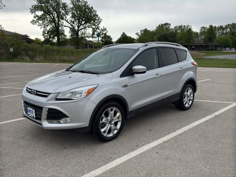Used 2016 Ford Escape Titanium AWD/4WD image 5