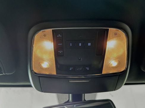Used 2015 Jeep Grand Cherokee Altitude RWD image 17