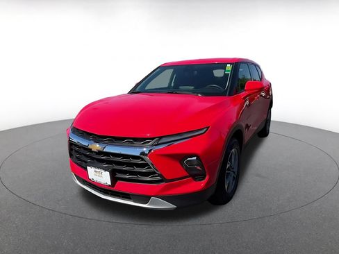 Used 2025 Chevrolet Blazer LT FWD image 7