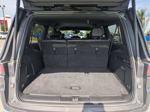 Used 2024 Jeep Wagoneer L Series II w/ Flexible Seating Group AWD/4WD image 30