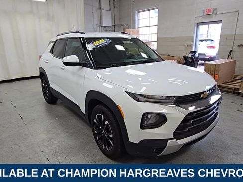 Certified 2021 Chevrolet TrailBlazer LT w/ Convenience Package FWD image 2