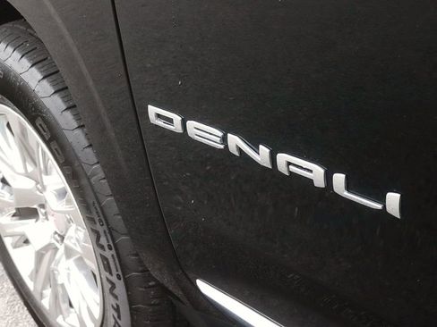 Used 2025 GMC Yukon Denali AWD/4WD image 11