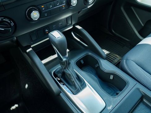 New 2025 Nissan Frontier SV image 18