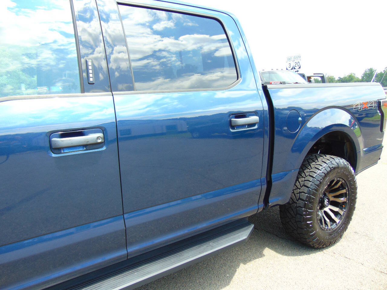 Used 2017 Ford F150 XLT w/ Equipment Group 302A Luxury AWD/4WD image 30