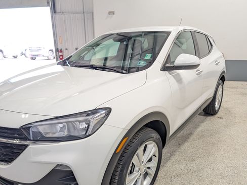 Used 2023 Buick Encore GX Preferred w/ Cold Weather Comfort Package AWD/4WD image 7