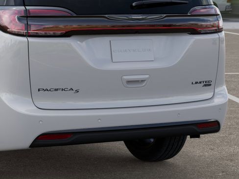 New 2026 Chrysler Pacifica Limited w/ S Appearance Package image 15