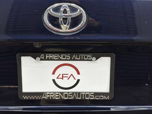 Used 2021 Toyota Highlander XLE image 32