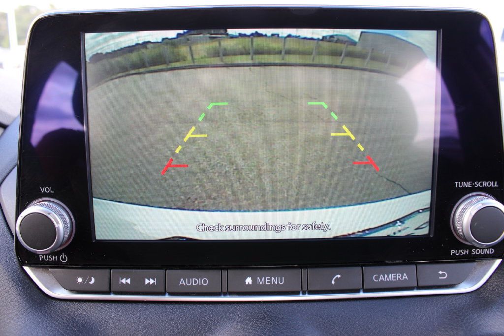 Used 2025 Nissan Sentra SV FWD image 12