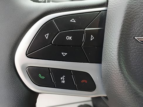 Used 2026 Chrysler Pacifica Select FWD image 20