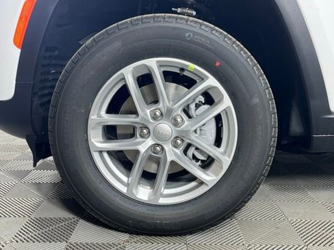 New 2025 Jeep Grand Cherokee Laredo X w/ Luxury Tech Group I image 11