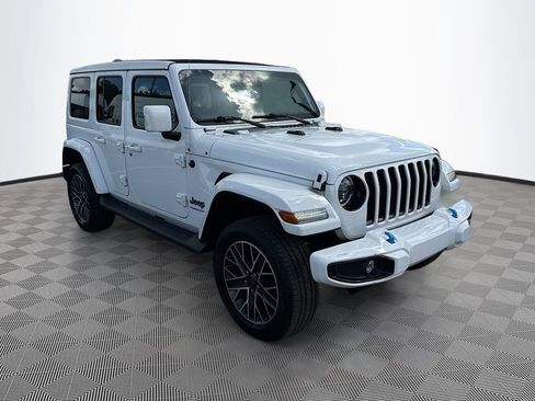Used 2023 Jeep Wrangler Unlimited Sahara AWD/4WD image 4
