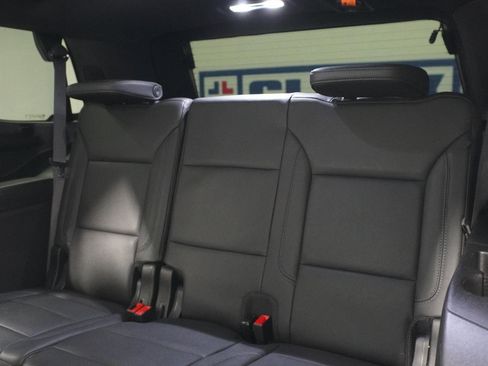 Used 2023 Chevrolet Tahoe LT w/ Luxury Package RWD image 33