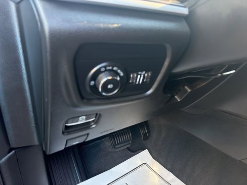 Used 2024 Jeep Grand Cherokee L Limited image 16