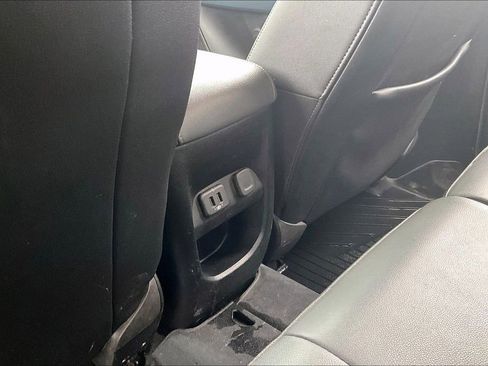 Used 2019 Chevrolet Colorado Z71 w/ Z71 Midnight Edition image 11