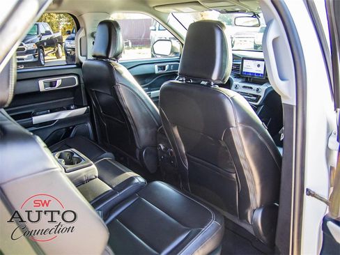Used 2023 Ford Explorer XLT w/ Equipment Group 202A image 23