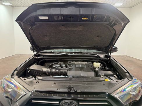 Used 2021 Toyota 4Runner Limited image 19