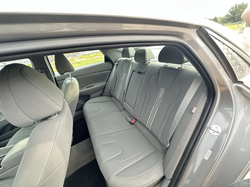 Used 2024 Hyundai Elantra SEL w/ Convenience Package FWD image 26