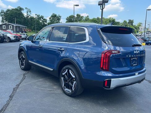 Used 2024 Kia Telluride S w/ S Sunroof Package AWD/4WD image 3