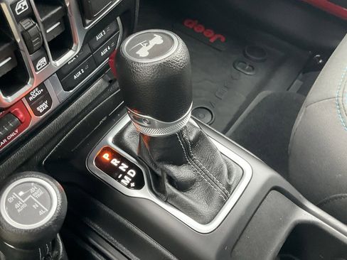 Used 2024 Jeep Wrangler Unlimited Rubicon 4xe image 11