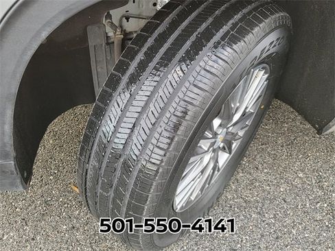 Used 2025 Chevrolet Traverse LT image 20