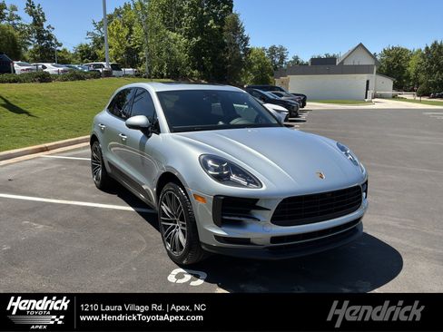 Used 2021 Porsche Macan S AWD/4WD image 1