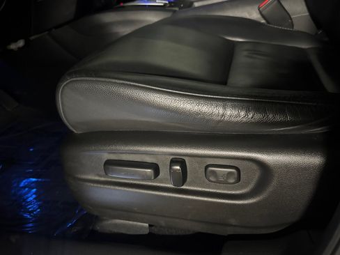 Used 2018 Honda Pilot Touring image 14