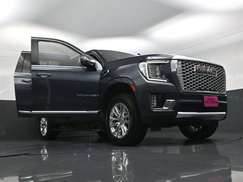 Used 2021 GMC Yukon XL SLT w/ SLT Premium Package RWD image 31