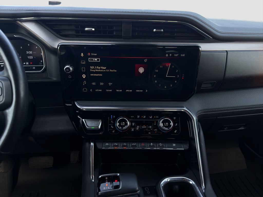Used 2024 GMC Sierra 1500 Denali AWD/4WD image 16