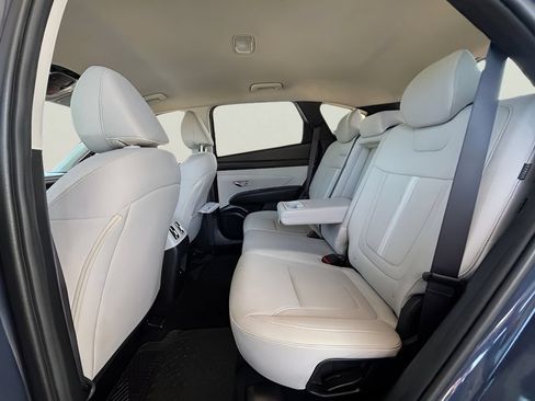 Used 2025 Hyundai Tucson SEL FWD image 6