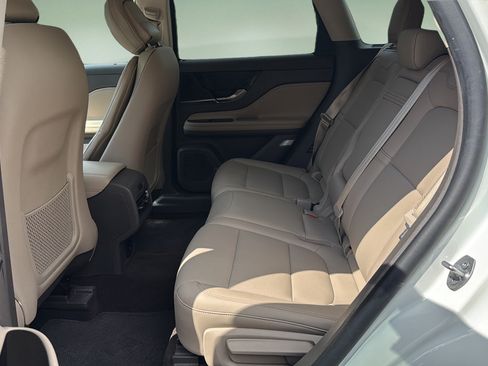 Used 2020 Lincoln Corsair AWD w/ Premium Package image 15