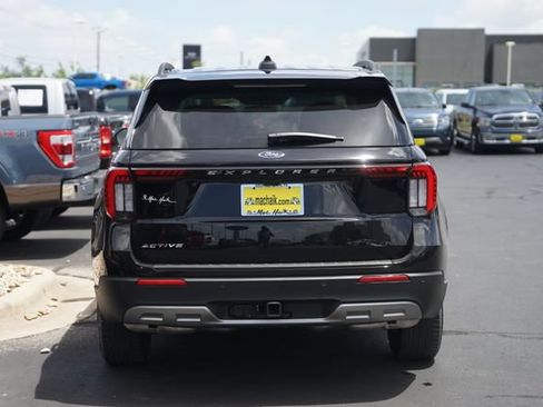Used 2026 Ford Explorer Active RWD image 7