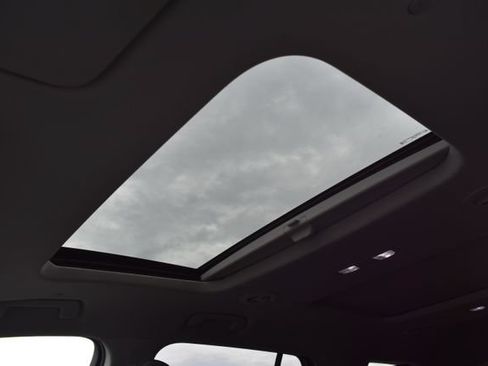 Used 2020 Chevrolet Traverse RS w/ LPO, Cargo Package AWD/4WD image 38