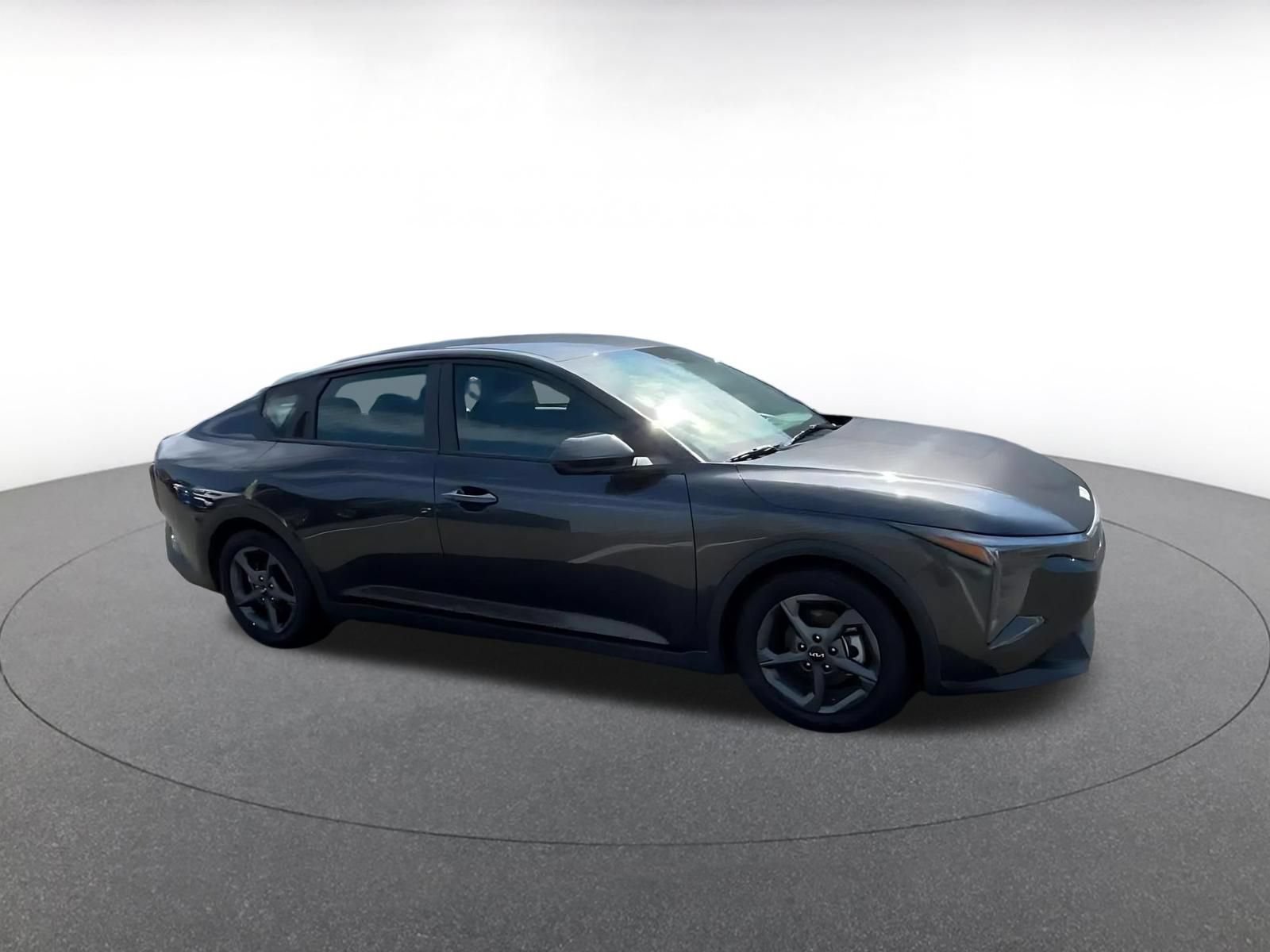 Used 2025 Kia K4 FWD image 2