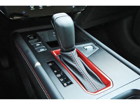 New 2025 Nissan Kicks SR image 19