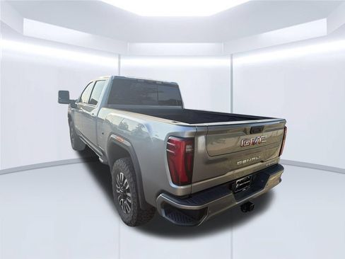 Used 2025 GMC Sierra 2500 Denali w/ Max Trailering Package AWD/4WD image 4
